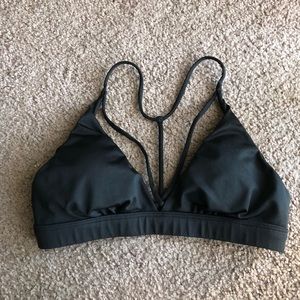 VS Sport Strappy Sports Bra